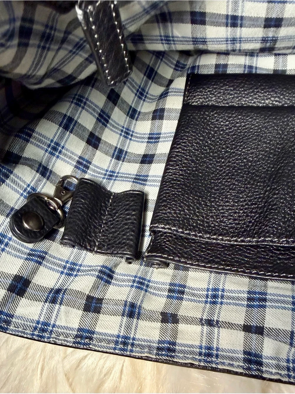 Levenger Black Leather Messenger Bag -EUC